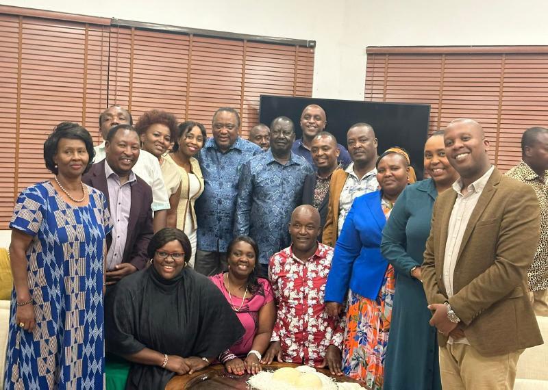 Uhuru Kenyatta and Raila Odinga with Jubilee leaders from Kiambu.